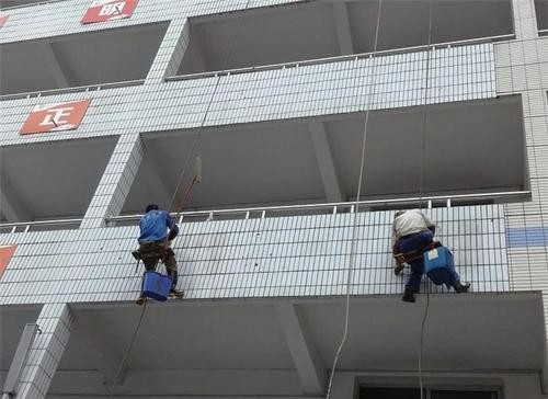 重庆外墙维修时油漆流坠产生的原因及补救方法